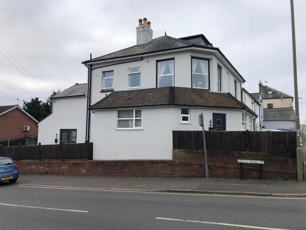 La Fontaine Court Apartments Aldershot Exterior photo